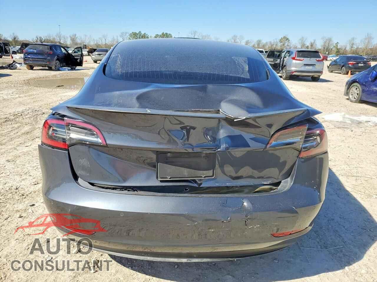 TESLA MODEL 3 2019 - 5YJ3E1EA7KF298735