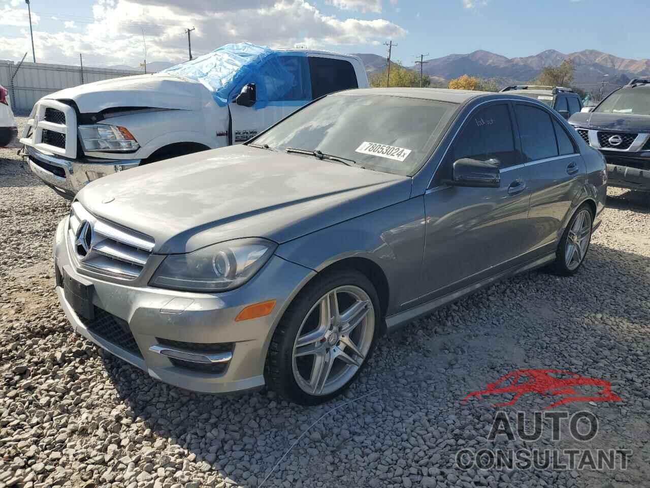 MERCEDES-BENZ C-CLASS 2013 - WDDGF4HB8DR255206