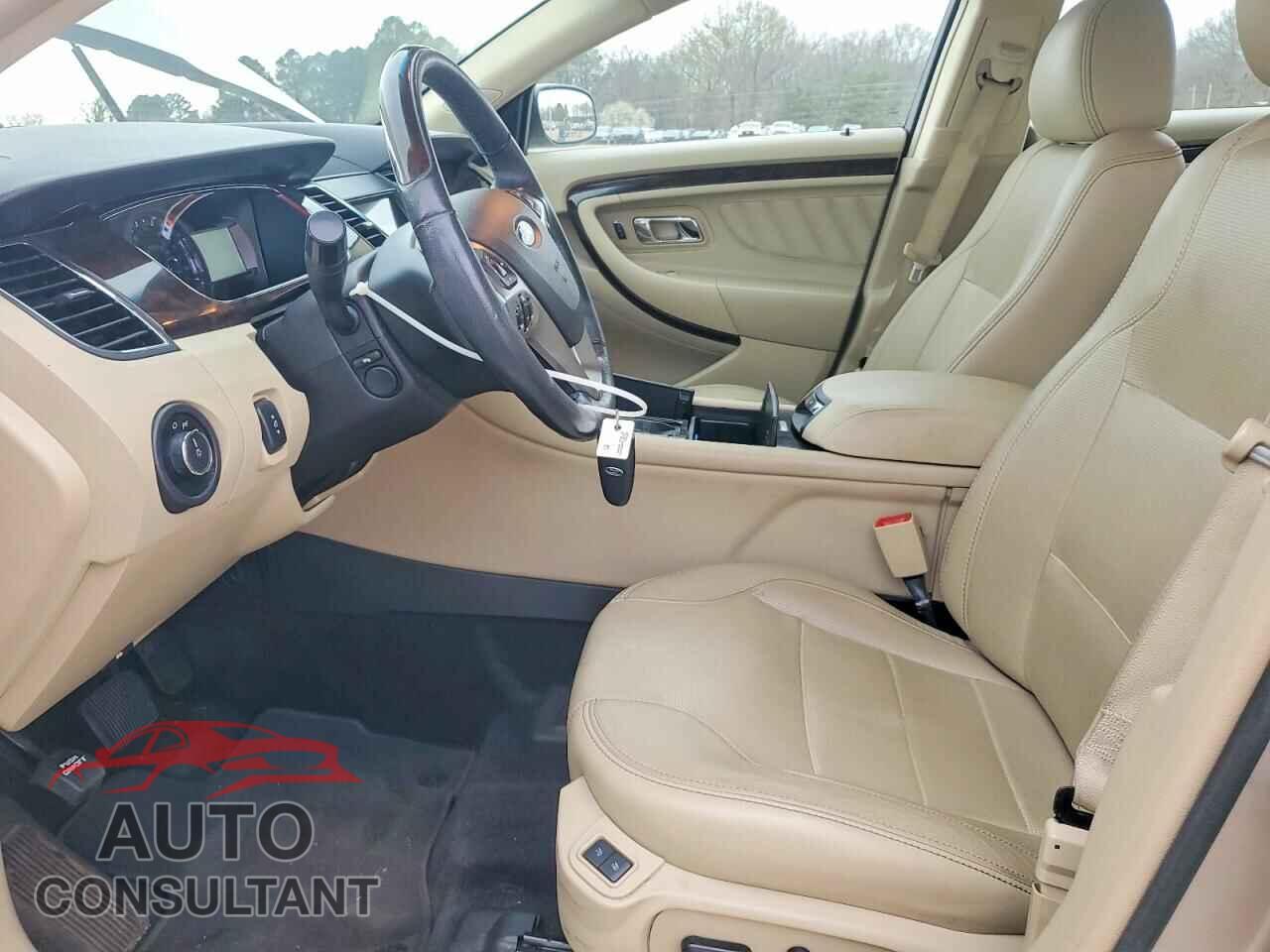 FORD TAURUS 2018 - 1FAHP2F88JG100840