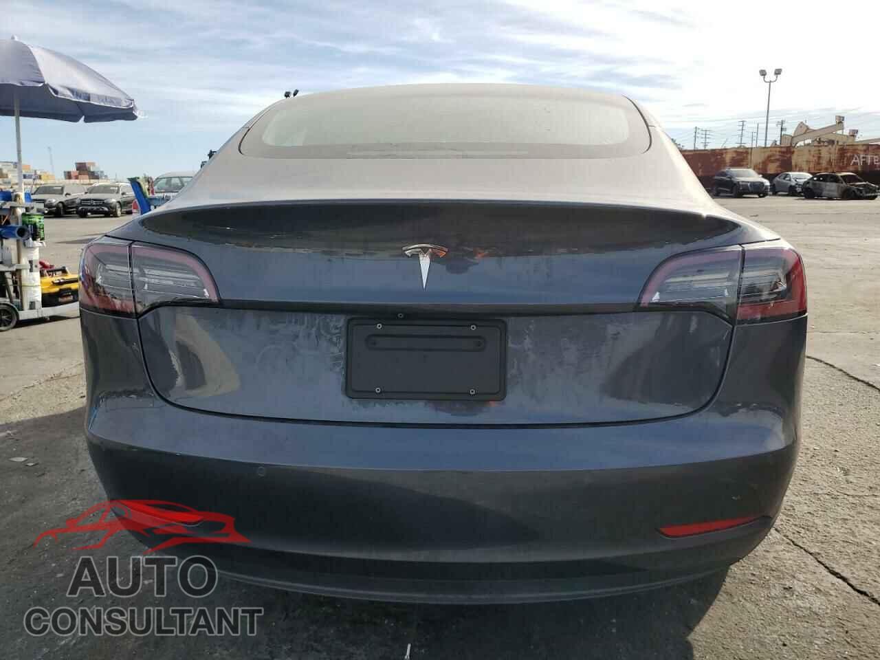 TESLA MODEL 3 2019 - 5YJ3E1EA8KF464275