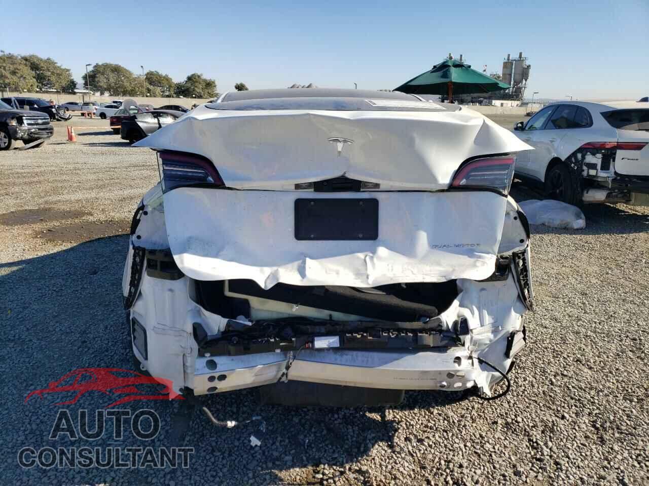 TESLA MODEL Y 2021 - 5YJYGDEEXMF246846