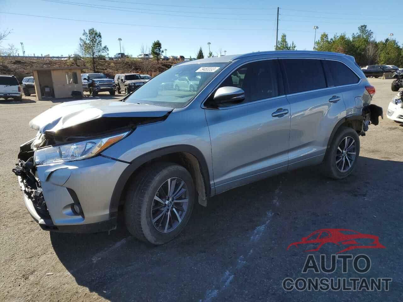 TOYOTA HIGHLANDER 2017 - 5TDKZRFH0HS192934