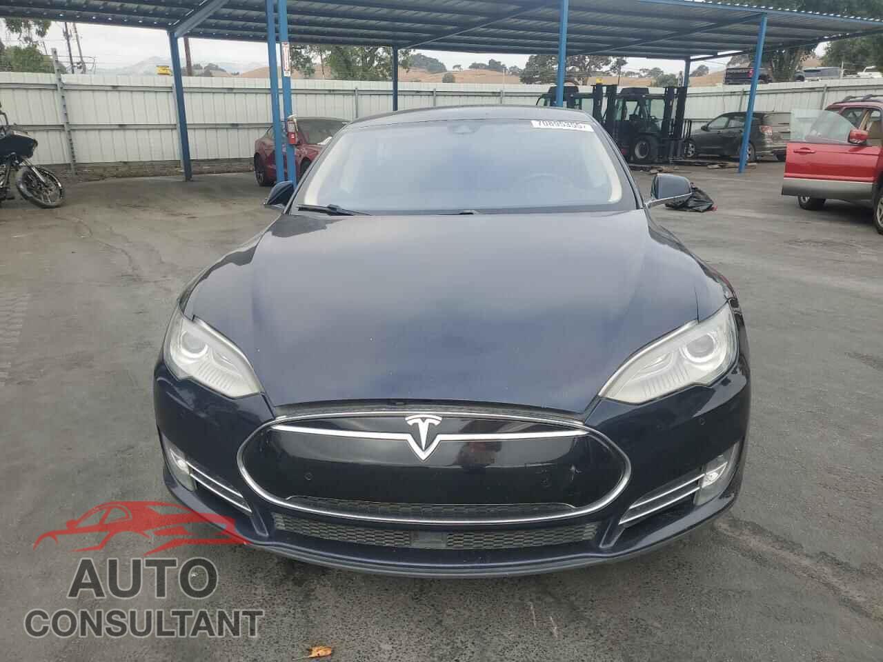 TESLA MODEL S 2014 - 5YJSA1H18EFP52207