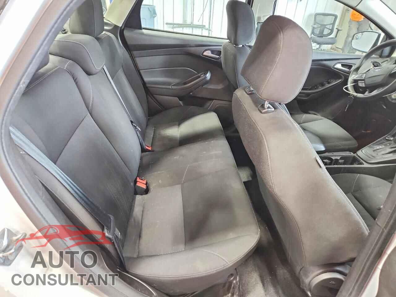 FORD FOCUS 2016 - 1FADP3F23GL352530