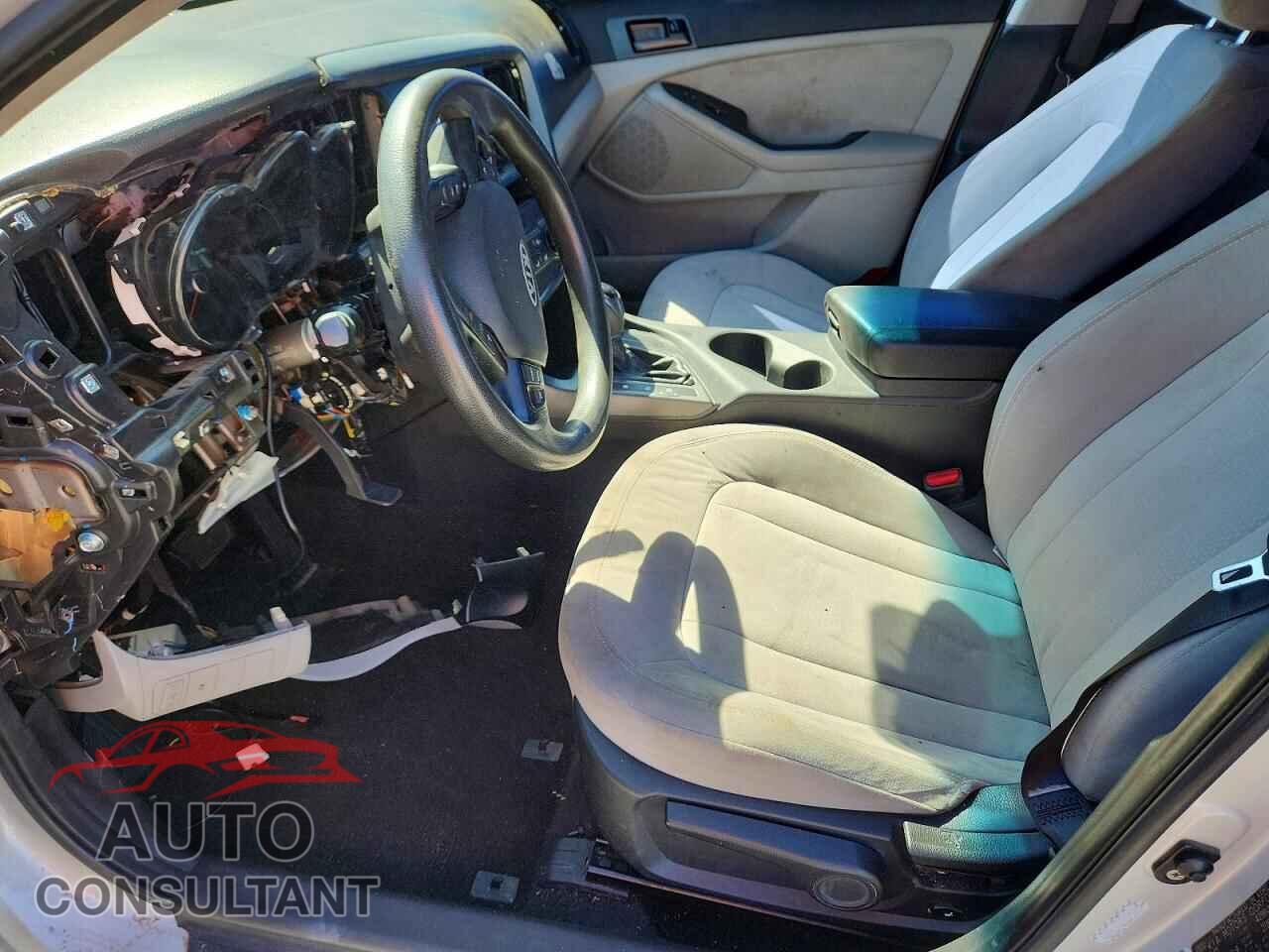 KIA OPTIMA 2011 - KNAGM4A78B5120539