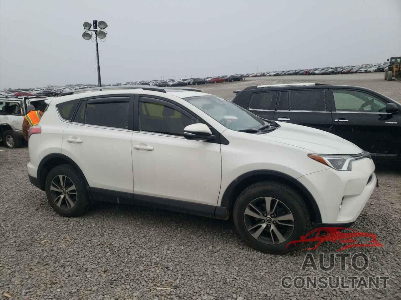 TOYOTA RAV4 2017 - JTMWFREV8HD095736