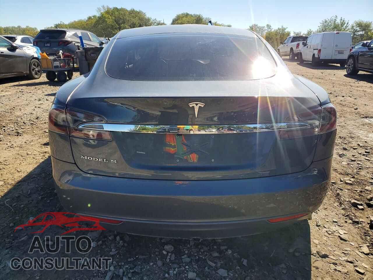 TESLA MODEL S 2013 - 5YJSA1BC2DFP11208