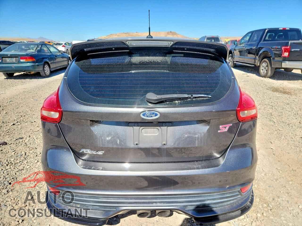 FORD FOCUS 2016 - 1FADP3L95GL310636