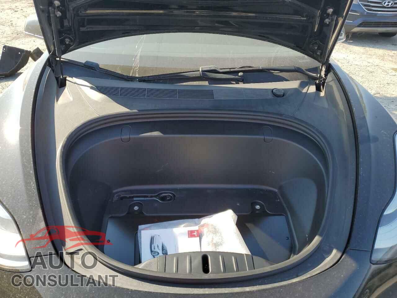 TESLA MODEL 3 2019 - 5YJ3E1EB8KF197194