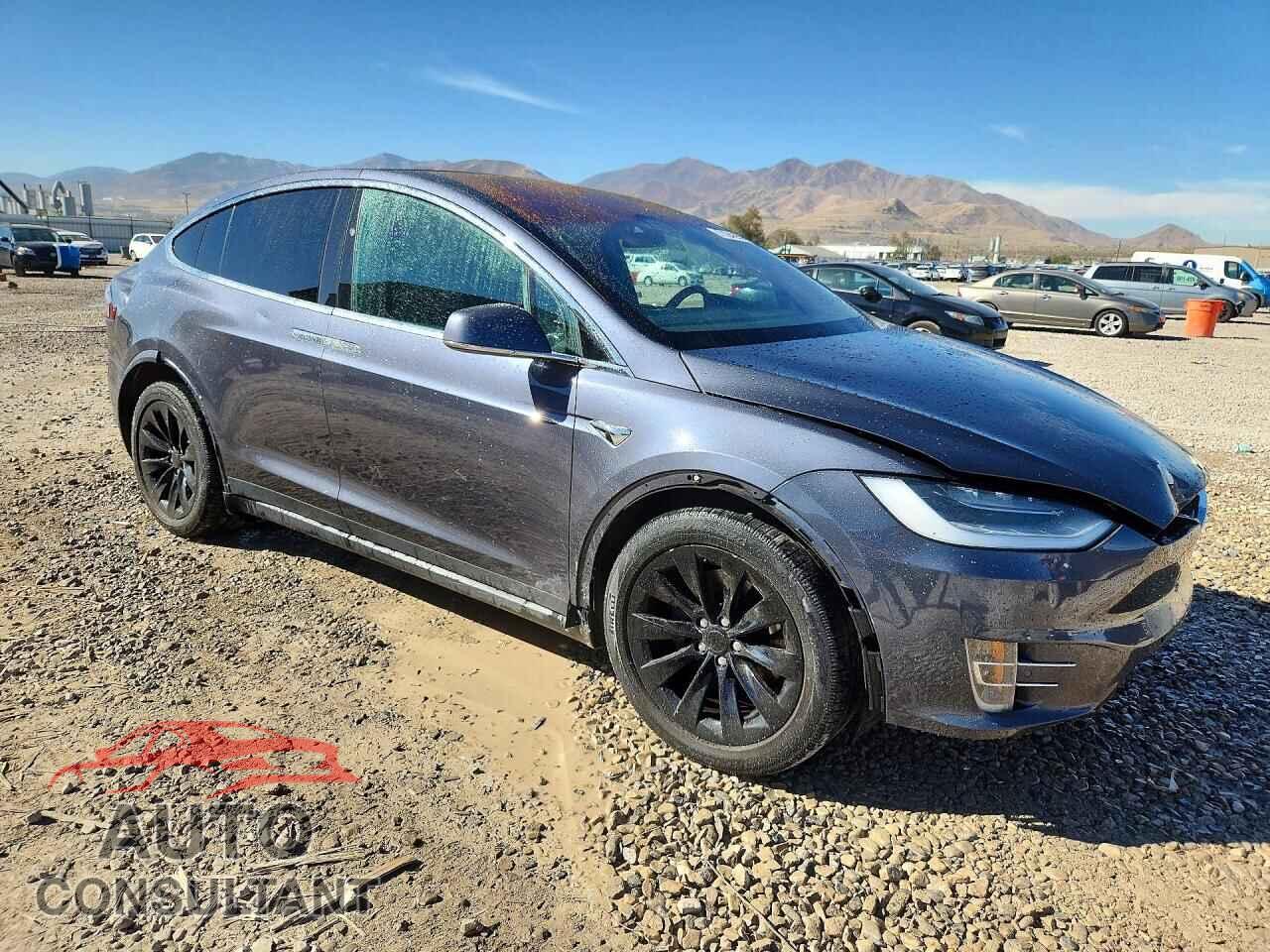 TESLA MODEL X 2020 - 5YJXCAE2XLF233928