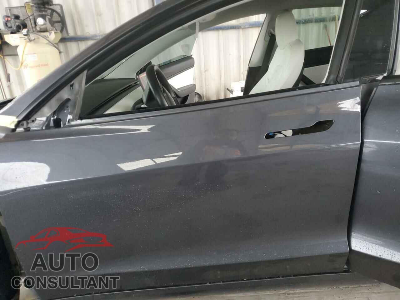 TESLA MODEL 3 2018 - 5YJ3E1EB8JF135003