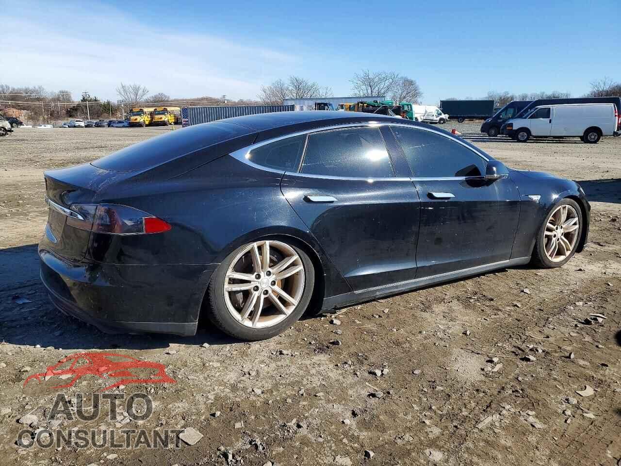 TESLA MODEL S 2013 - 5YJSA1CG6DFP08040