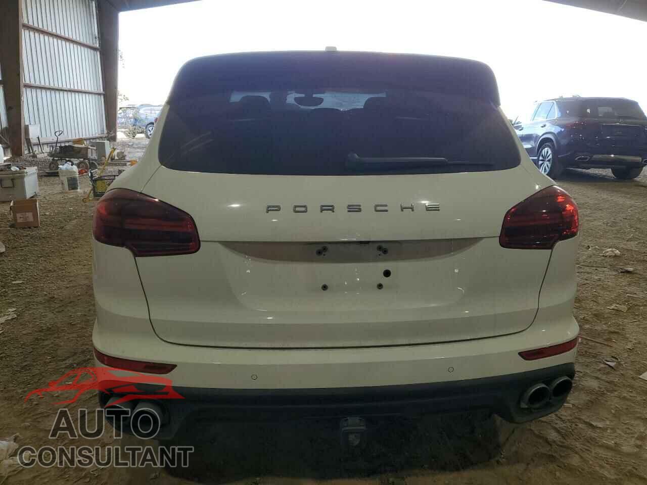 PORSCHE CAYENNE 2016 - WP1AA2A25GLA04971