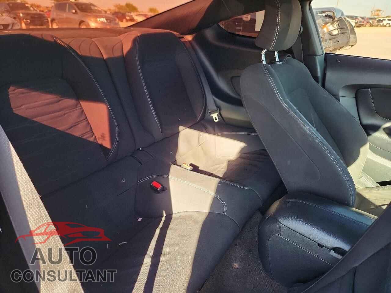 FORD MUSTANG 2015 - 1FA6P8TH7F5411922