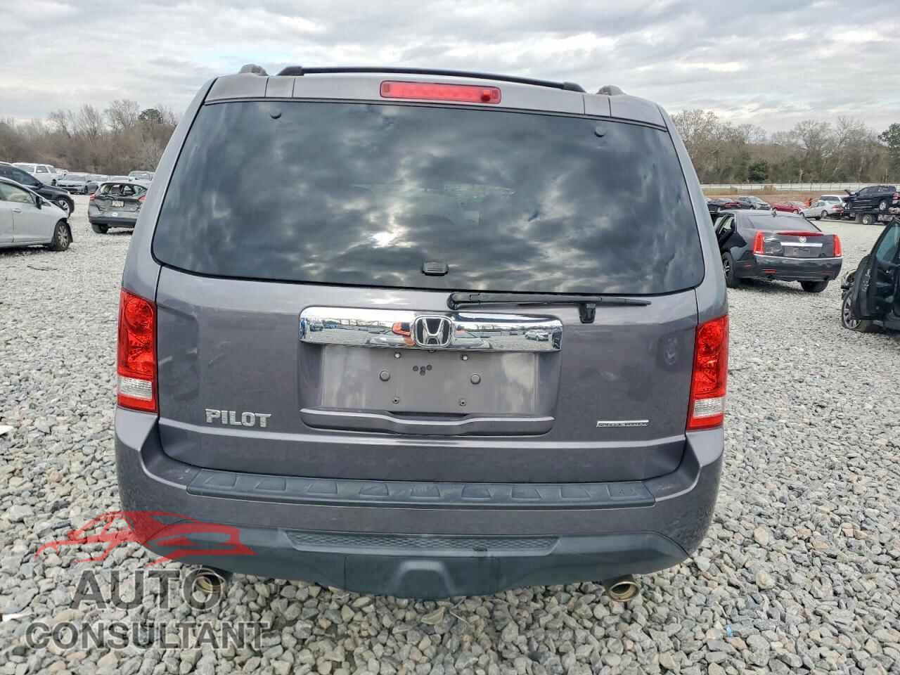 HONDA PILOT 2015 - 5FNYF3H3XFB035110