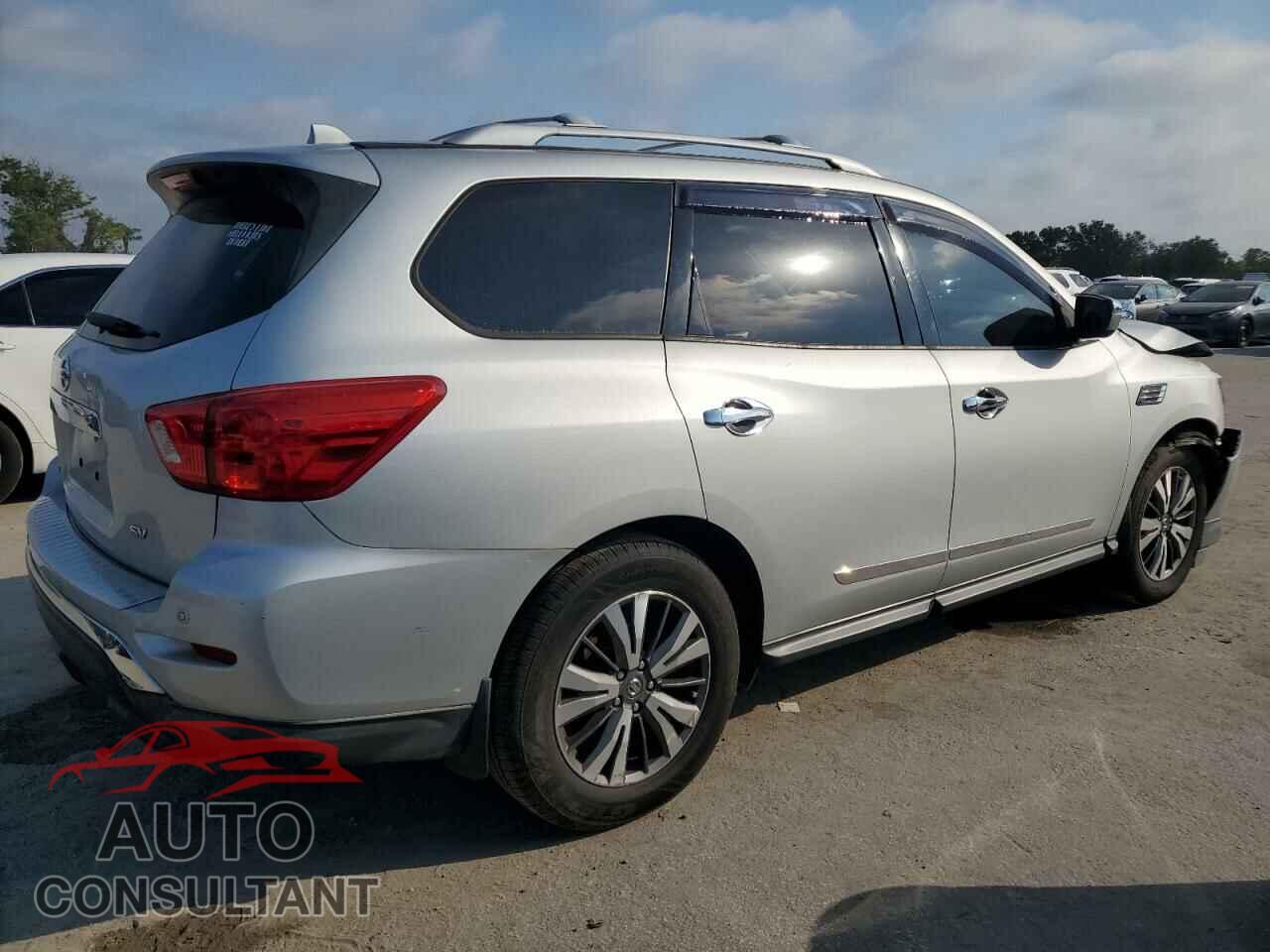 NISSAN PATHFINDER 2017 - 5N1DR2MN6HC667654