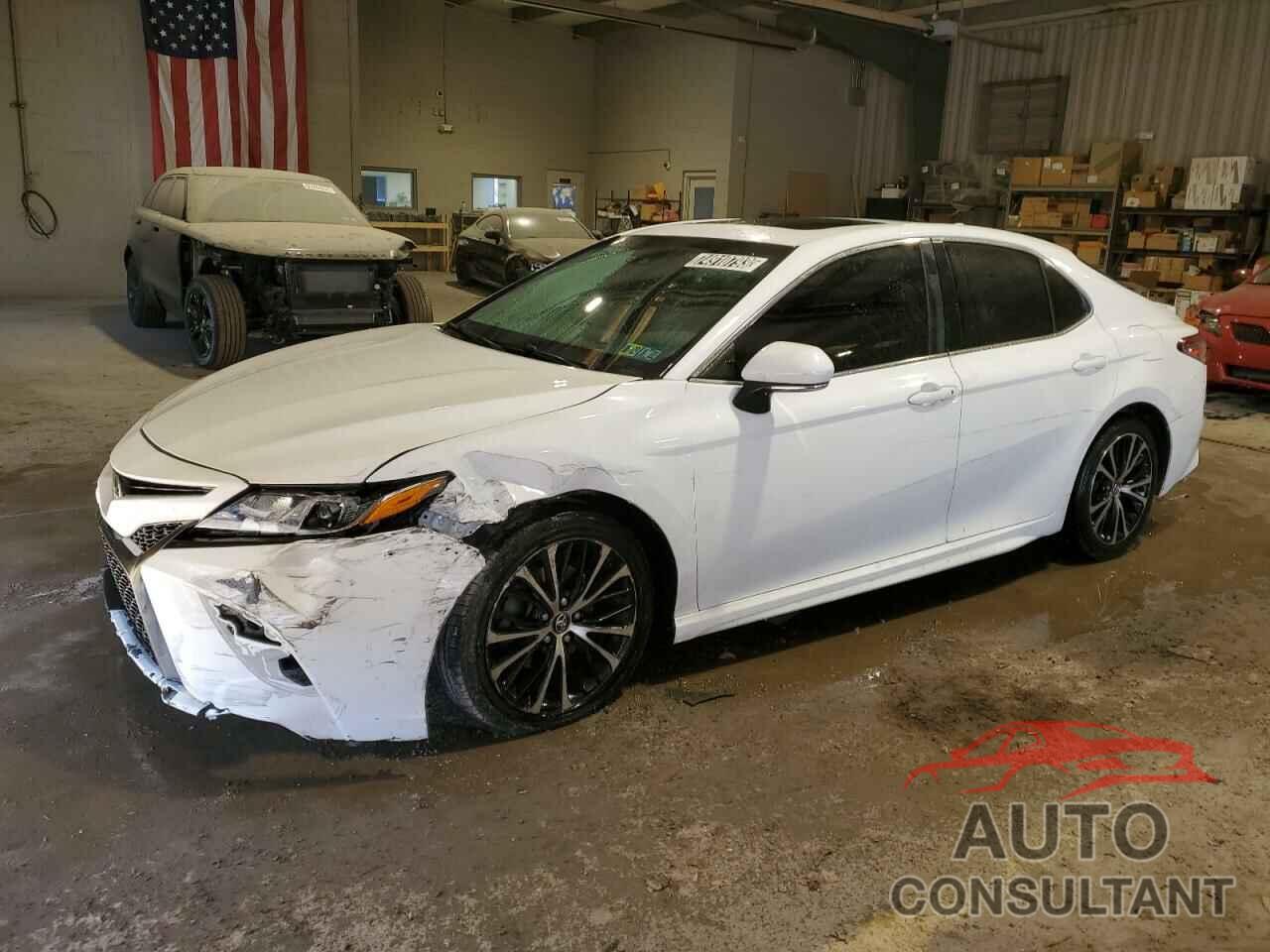 TOYOTA CAMRY 2018 - 4T1B11HK5JU644116