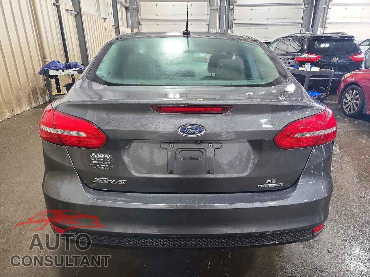 FORD FOCUS 2015 - 1FADP3F27FL324194
