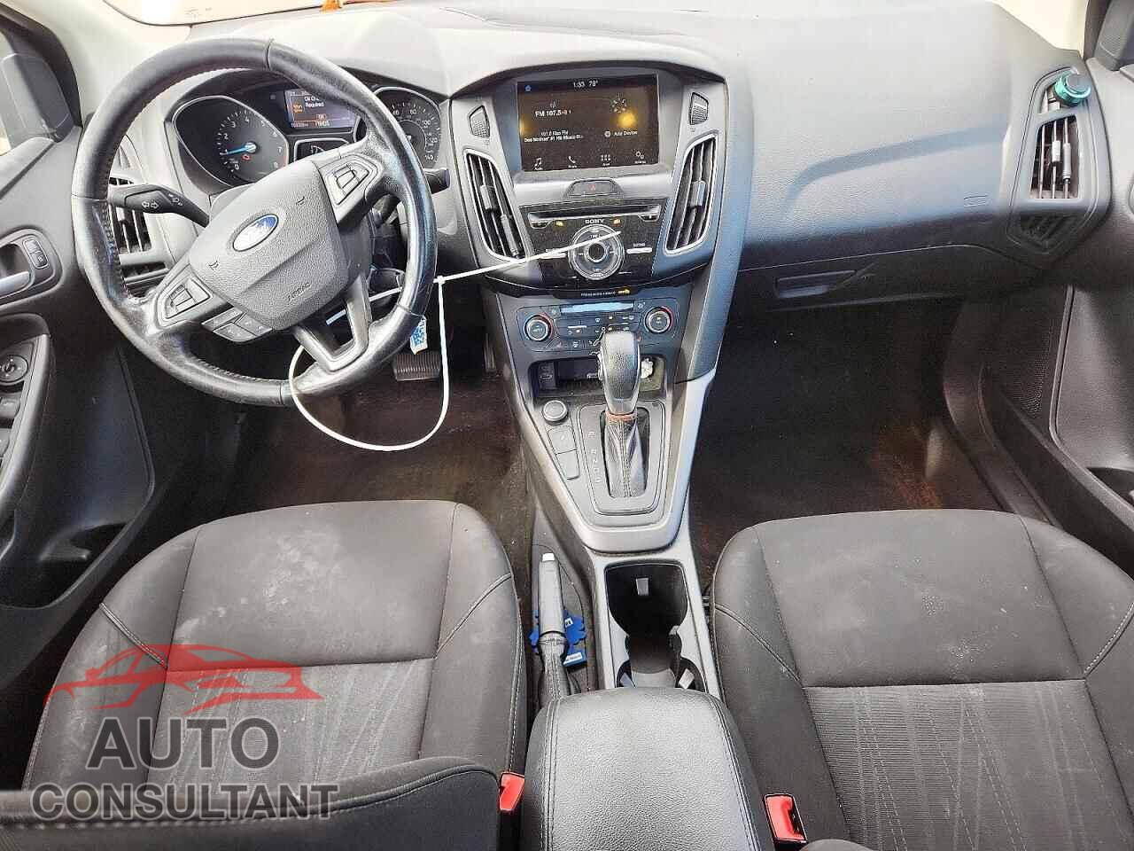 FORD FOCUS 2017 - 1FADP3H26HL284366