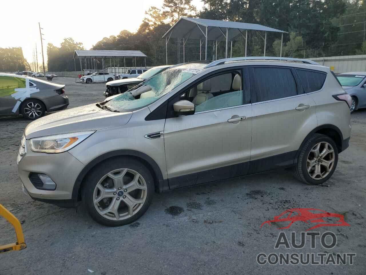 FORD ESCAPE 2017 - 1FMCU0J90HUC73261