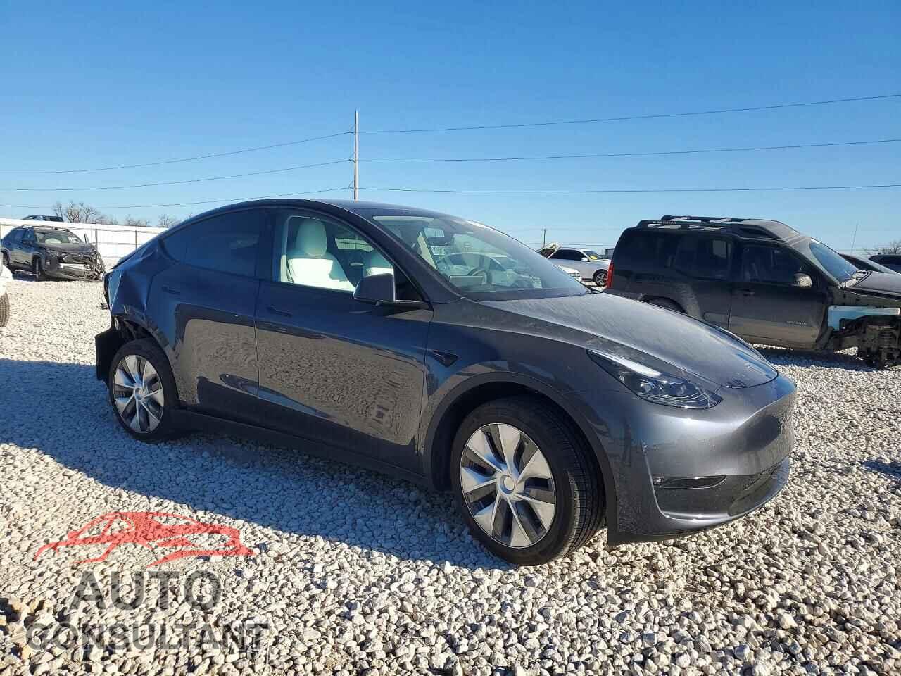 TESLA MODEL Y 2023 - 7SAYGAEE9PF847669
