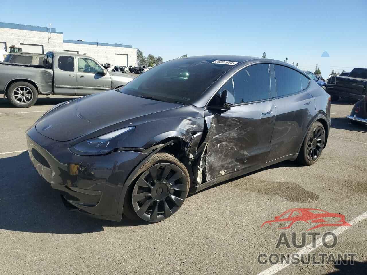 TESLA MODEL Y 2024 - 7SAYGDEE4RA225529