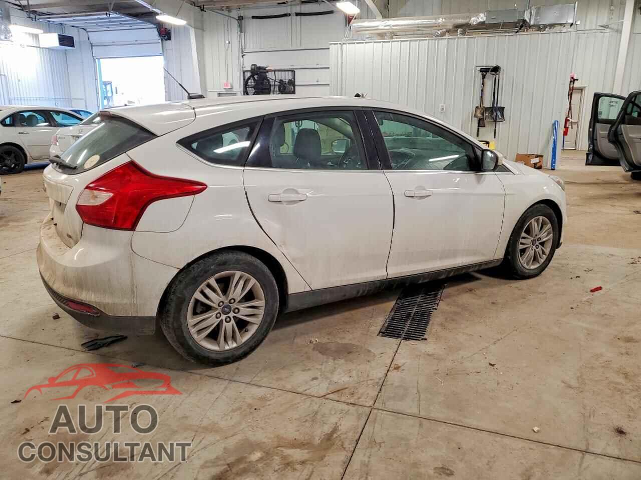 FORD FOCUS 2012 - 1FAHP3M22CL357975