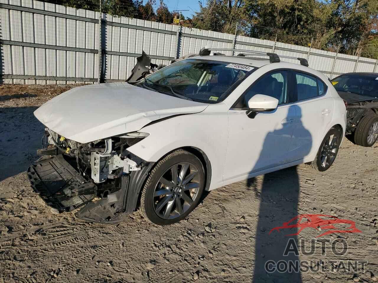 MAZDA 3 2018 - 3MZBN1M38JM164239