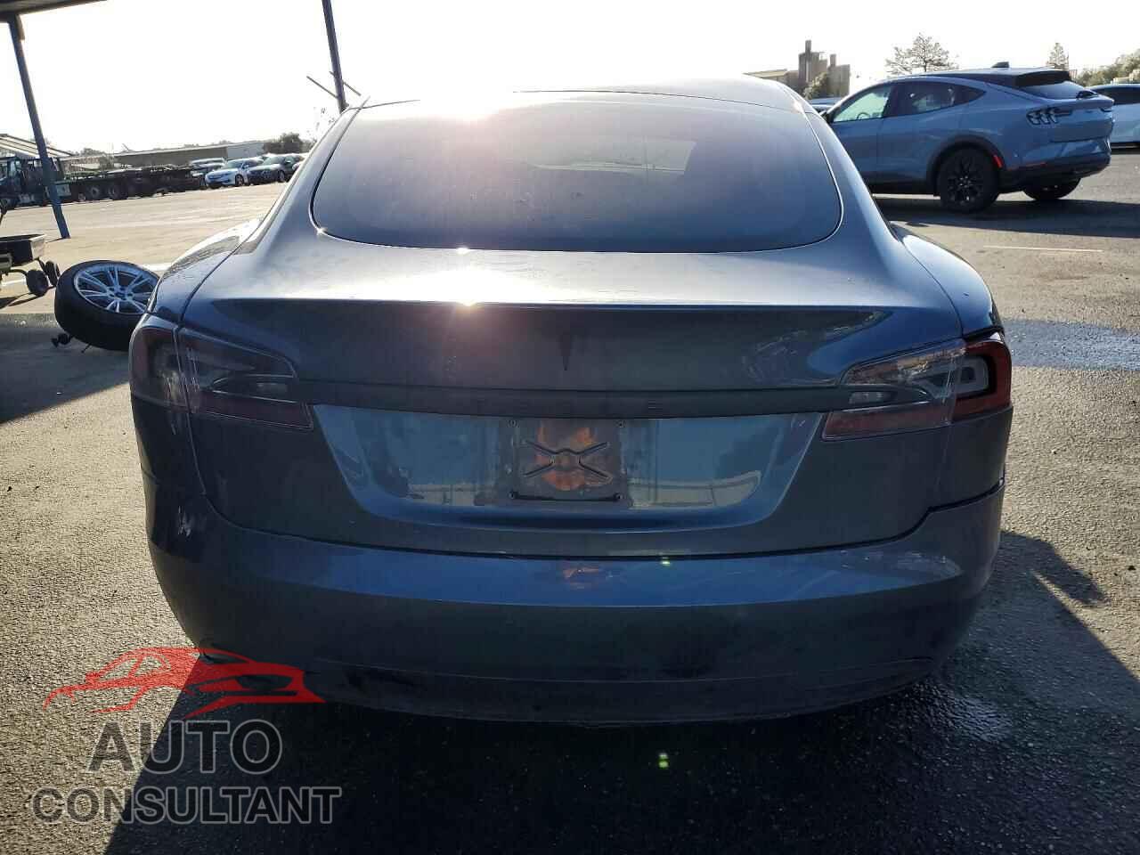 TESLA MODEL S 2017 - 5YJSA1E22HF215527