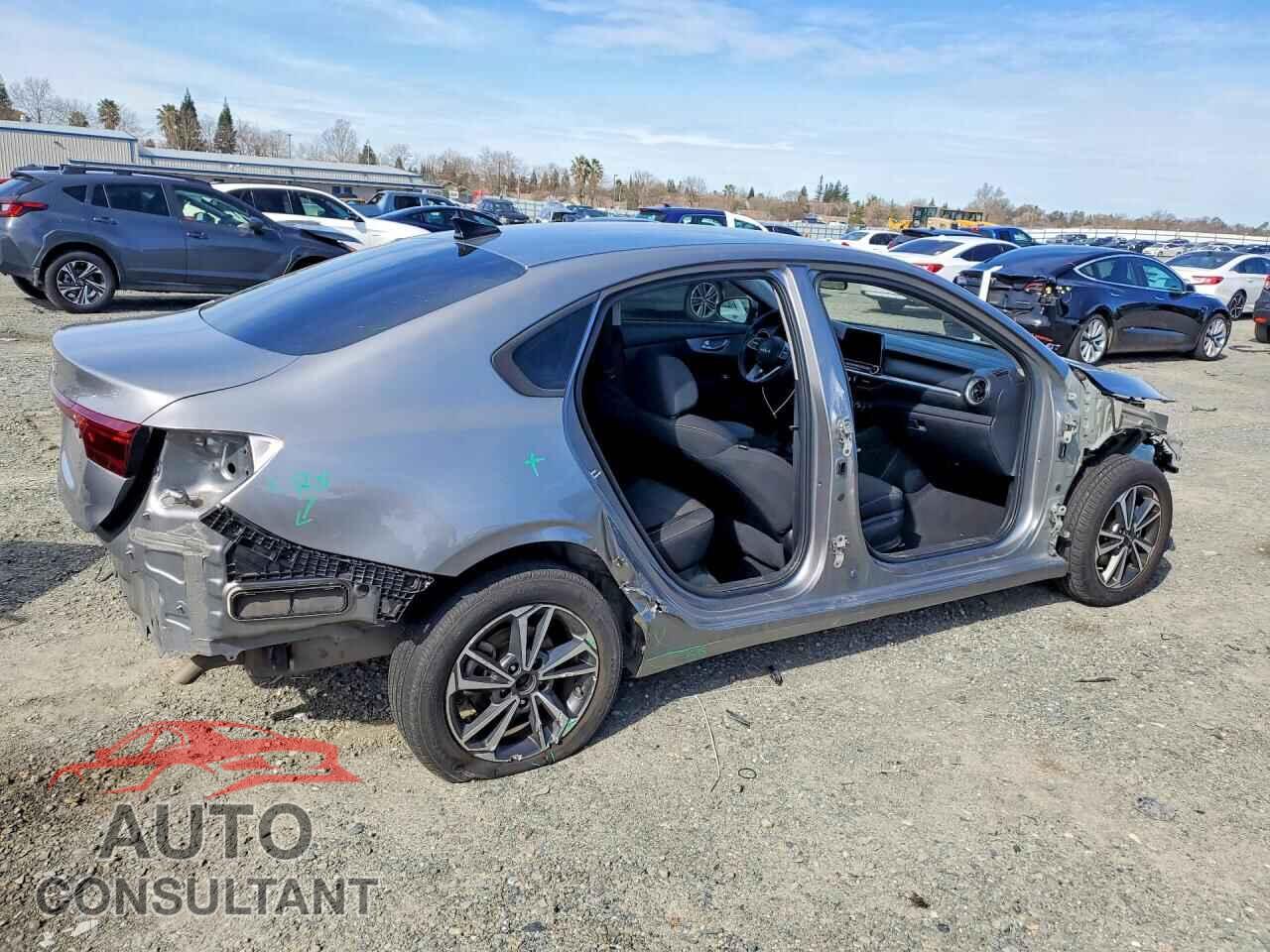 KIA FORTE 2023 - 3KPF24AD0PE587699