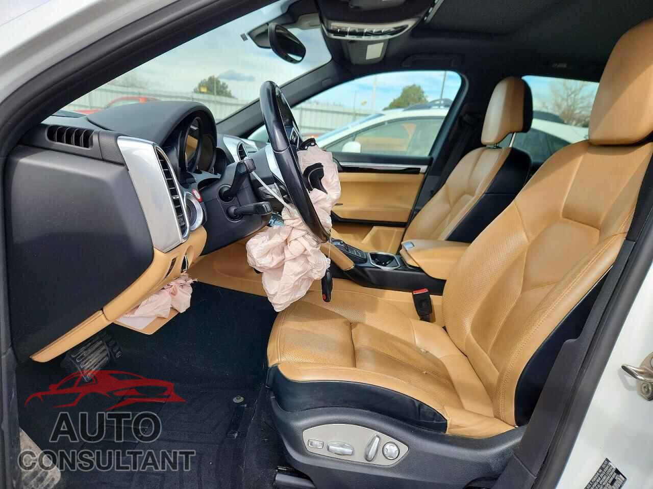 PORSCHE CAYENNE 2016 - WP1AA2A27GLA00596