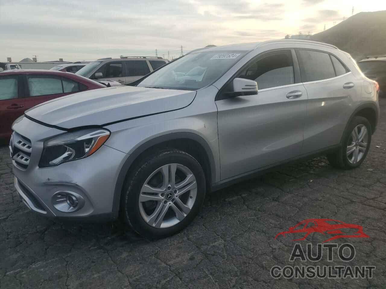 MERCEDES-BENZ GLA-CLASS 2018 - WDCTG4EB3JJ452282