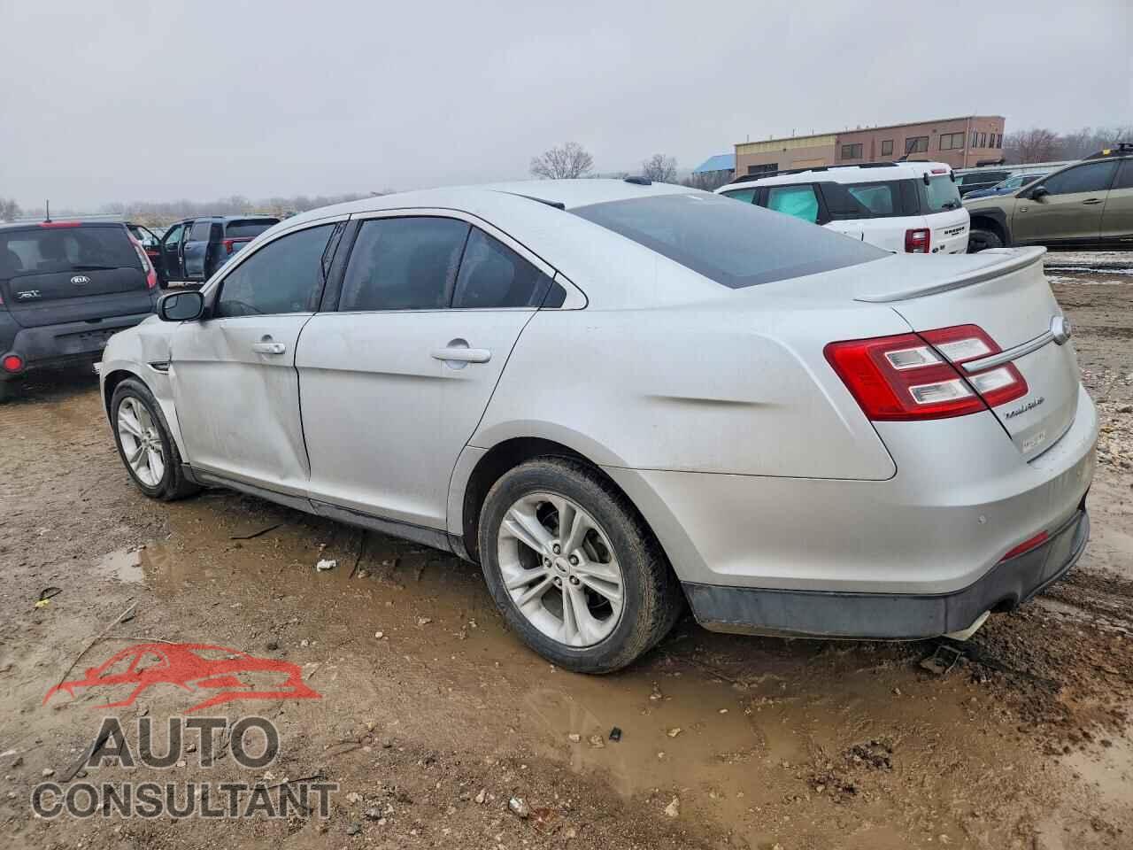 FORD TAURUS 2015 - 1FAHP2E85FG100531