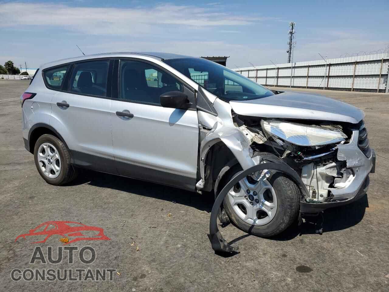 FORD ESCAPE 2017 - 1FMCU0F7XHUC80757