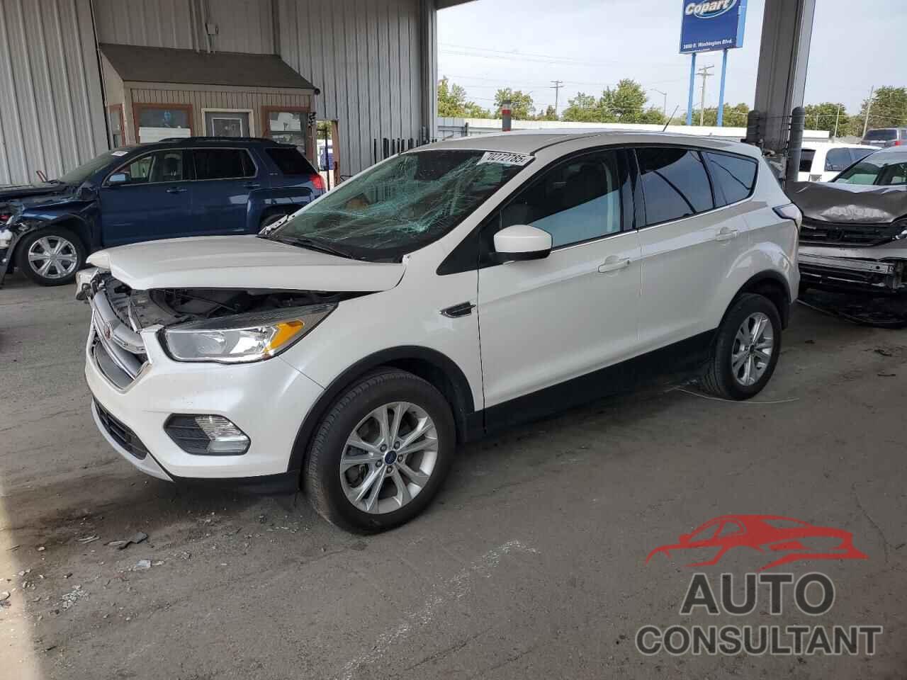 FORD ESCAPE 2017 - 1FMCU9G90HUC00063