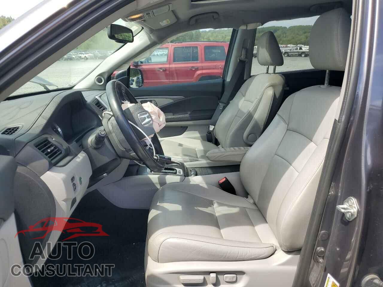 HONDA PILOT 2017 - 5FNYF6H84HB044286