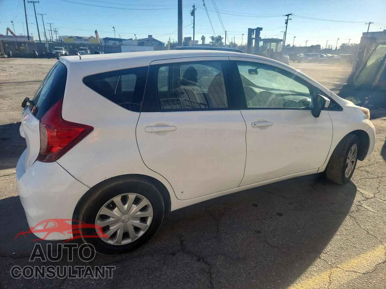 NISSAN VERSA 2017 - 3N1CE2CP3HL352185