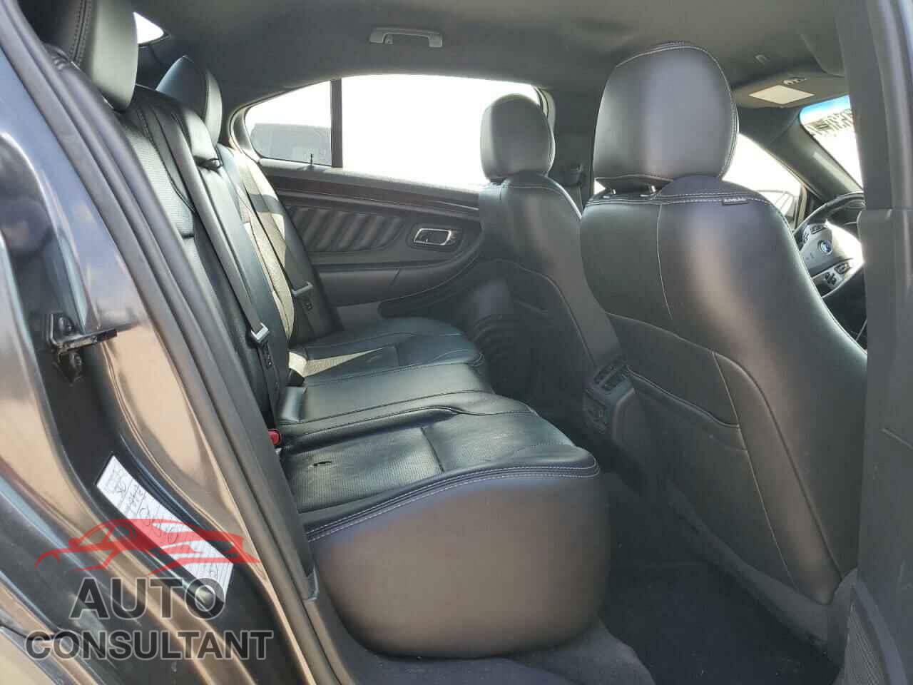 FORD TAURUS 2017 - 1FAHP2F89HG102560