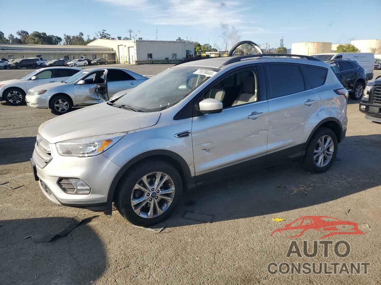 FORD ESCAPE 2018 - 1FMCU0GD0JUC77103