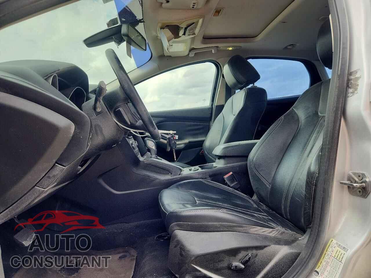 FORD FOCUS 2012 - 1FAHP3H24CL430239