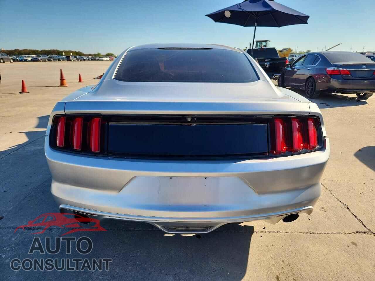 FORD MUSTANG 2015 - 1FA6P8TH7F5411922