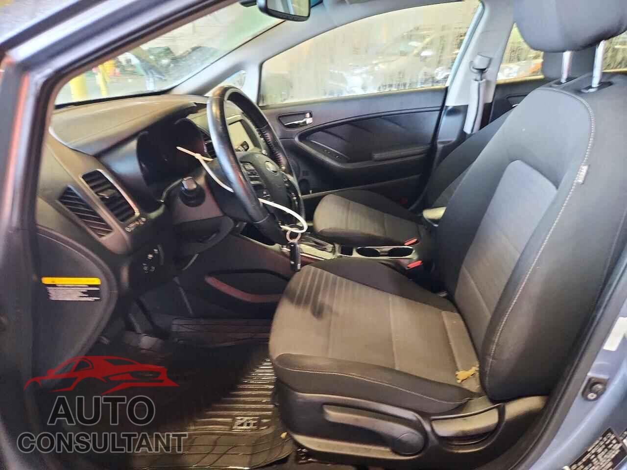 KIA FORTE 2017 - 3KPFL4A78HE100869