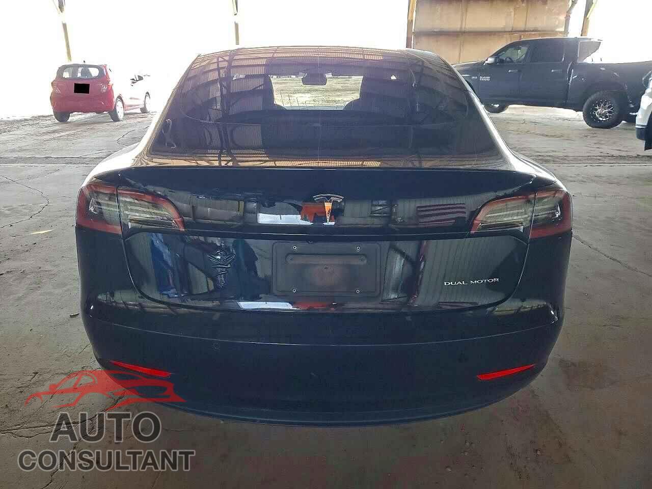 TESLA MODEL 3 2019 - 5YJ3E1EB2KF209159