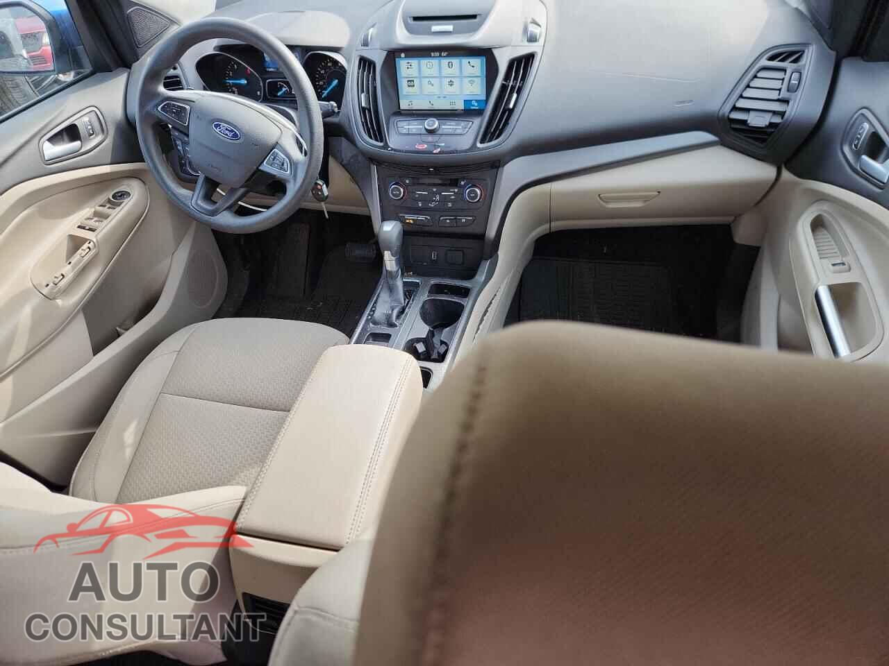 FORD ESCAPE 2017 - 1FMCU9GD7HUC04261