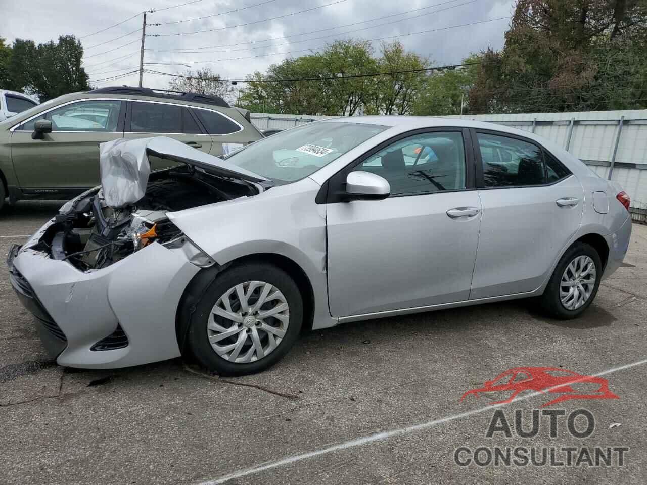 TOYOTA COROLLA 2018 - 5YFBURHE2JP762352