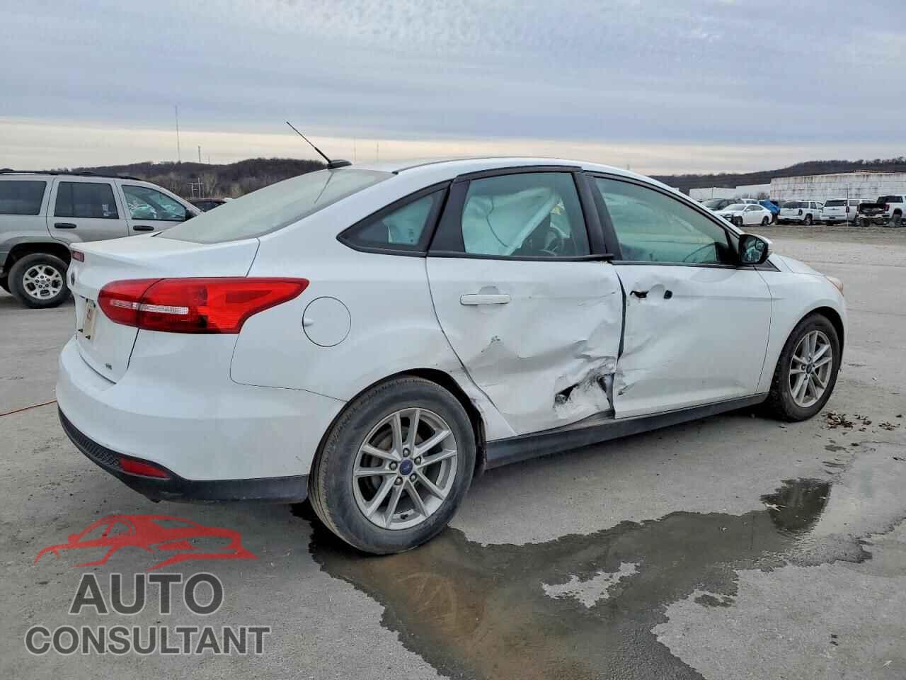 FORD FOCUS 2017 - 1FADP3F27HL251069