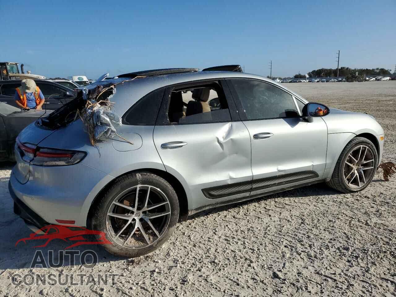 PORSCHE MACAN 2022 - WP1AA2A5XNLB04636