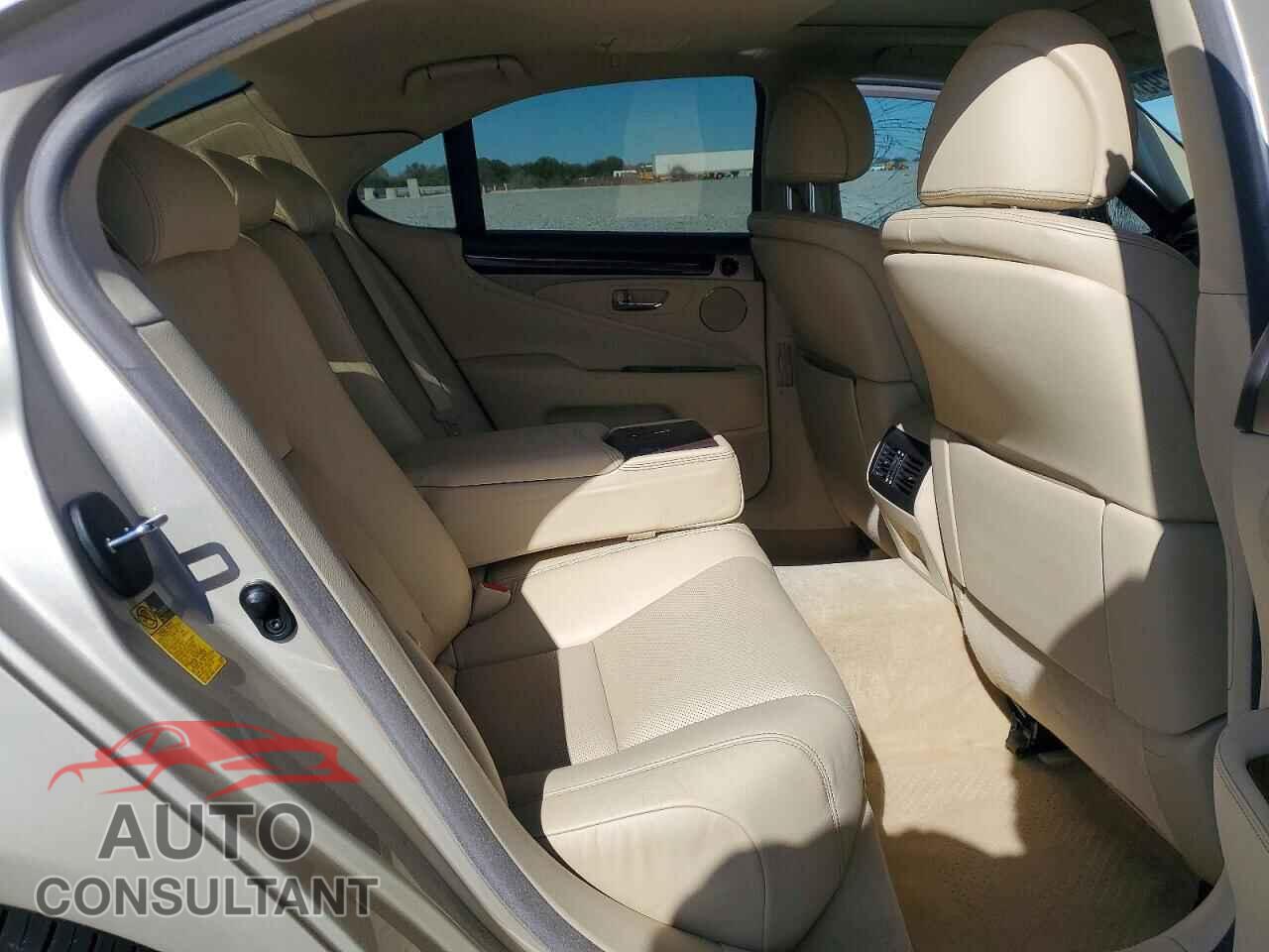 LEXUS LS460 2015 - JTHCL5EF3F5023491