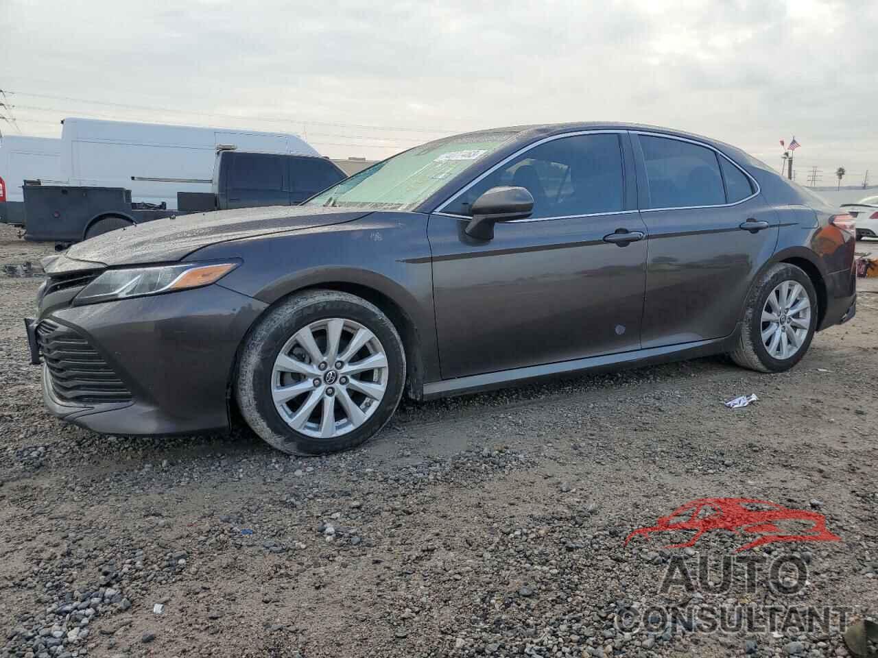 TOYOTA CAMRY 2018 - 4T1B11HK2JU056853