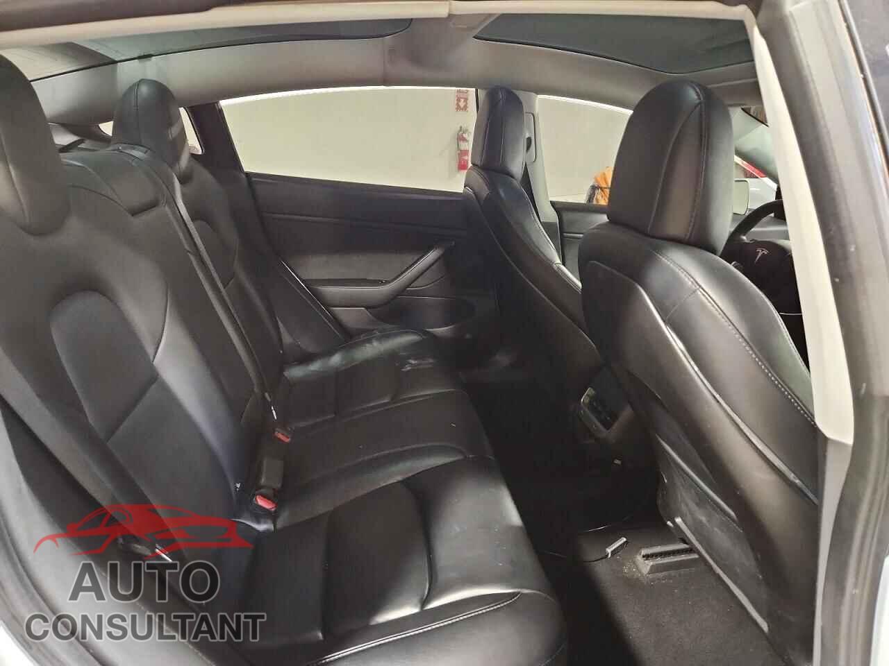 TESLA MODEL 3 2018 - 5YJ3E1EA5JF164885